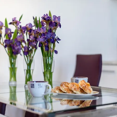 Spring Old Town Apartment *